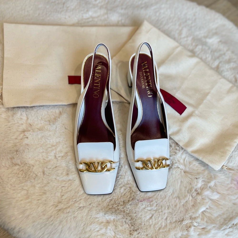 SOLD‼️Valentino Garavani VLogo Chain 40 Leather Slingback Pump - White